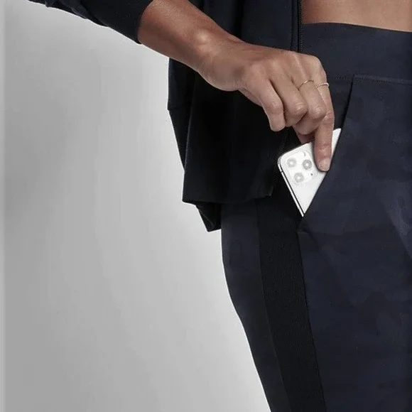 Athleta Brooklyn Ankle Camo Pant size 20 Navy - Picture 6 of 8